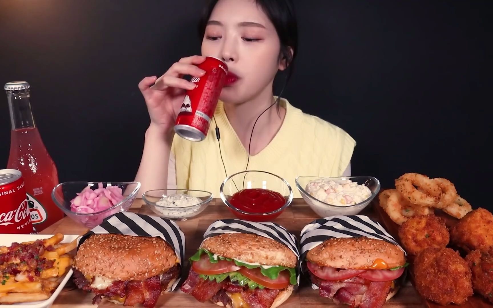 抖音吃播怎么赚钱（零食测评员：新晋吃货职业赚钱全攻略）-叶子木笔记
