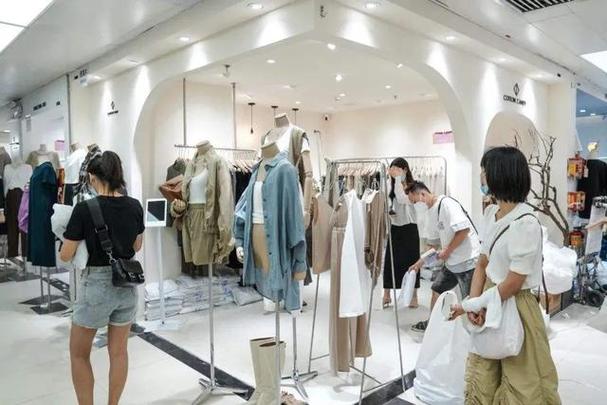 新手做抖音卖服装怎么做（时尚达人卖货新技巧）-叶子木笔记