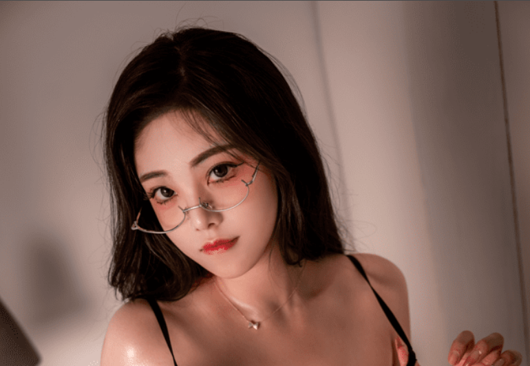 图片[1]-蜜汁猫裘 – NO.090 恶毒上司+剧情版[67P7V-838MB]-叶子木笔记