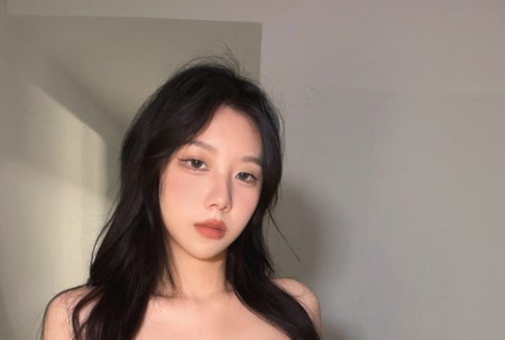 图片[1]-果咩酱w – NO.041 圣诞2022[60P3V-406MB]-叶子木笔记