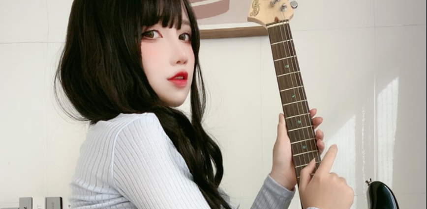 图片[2]-九曲Jean – NO.124 吉他妹妹包臀裙 [92P-470MB]-叶子木笔记