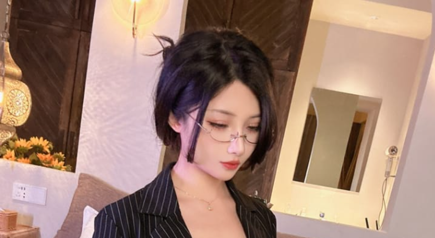 图片[2]-rioko凉凉子 – NO.119 和前辈一起出差吧 [46P12V-1.08G]-叶子木笔记