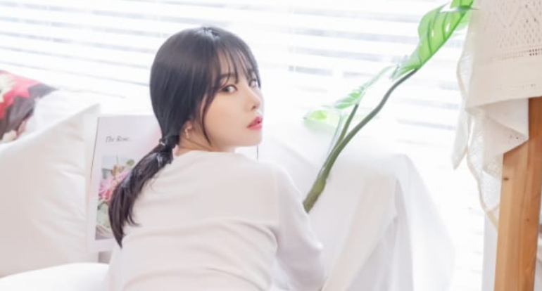 图片[2]-Yuna(윤아) – NO.42 [SAINT Photolife] XXIII (P)[72P-298M]-叶子木笔记