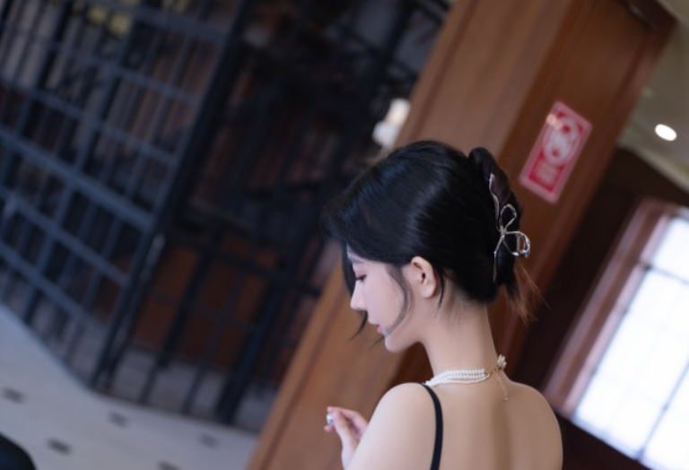 图片[2]-谢小蒽(幼幼) – 最美性感荷官[100P-1.05G]-叶子木笔记