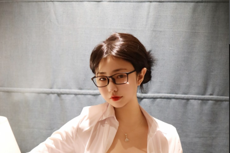 图片[1]-日奈娇 – NO.185 钢琴老师 [215P5V-2.08GB]-叶子木笔记