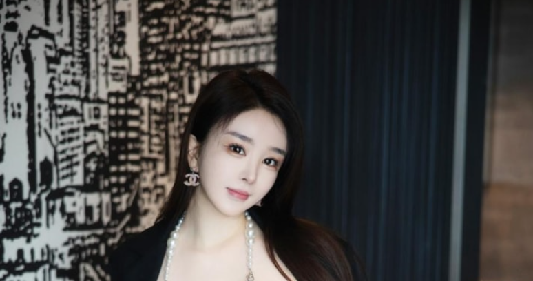 图片[2]-雨儿酱eve – 黑色西装[80P-716M]-叶子木笔记